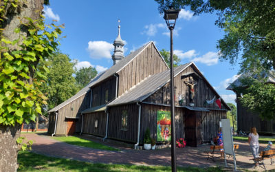 Drewniany kościół w Bukównie i Stara Błotnica rowerem